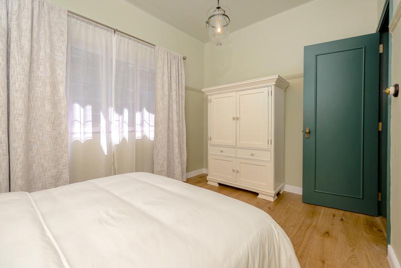 2 Bedroom Property for Sale in Sea Point Western Cape